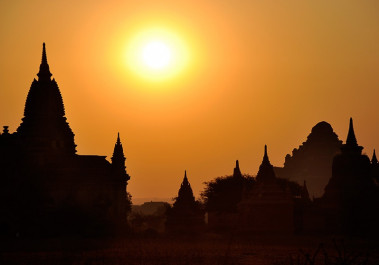 Aurore à Bagan - Myanmar